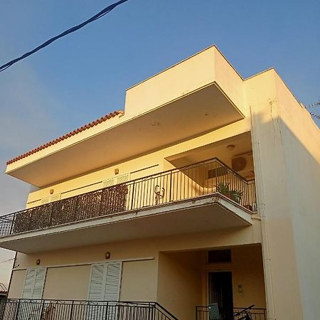 Όμορφο Και Ευρύχωρο Διαμέρισμα Με Θέα! Nafplio Exterior photo