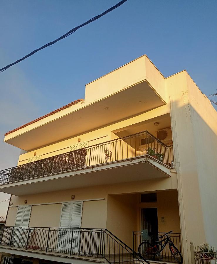 Όμορφο Και Ευρύχωρο Διαμέρισμα Με Θέα! Nafplio Exterior photo